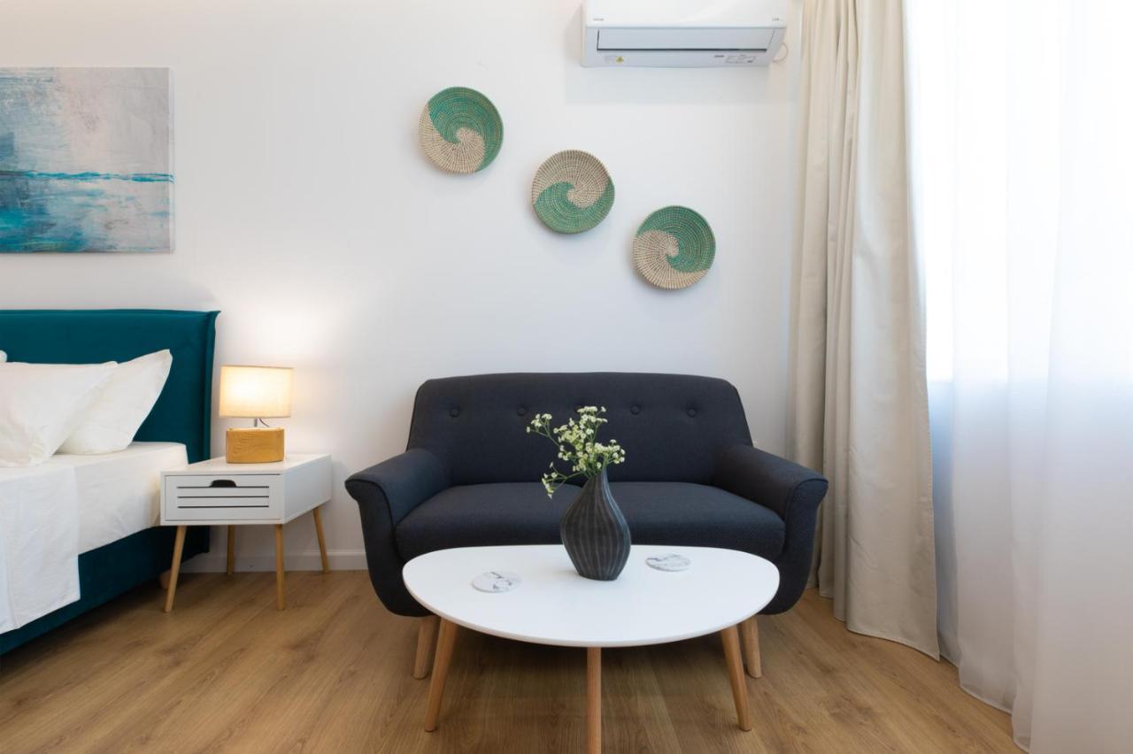 Minimal Apartment In Plaka Athens Exterior photo